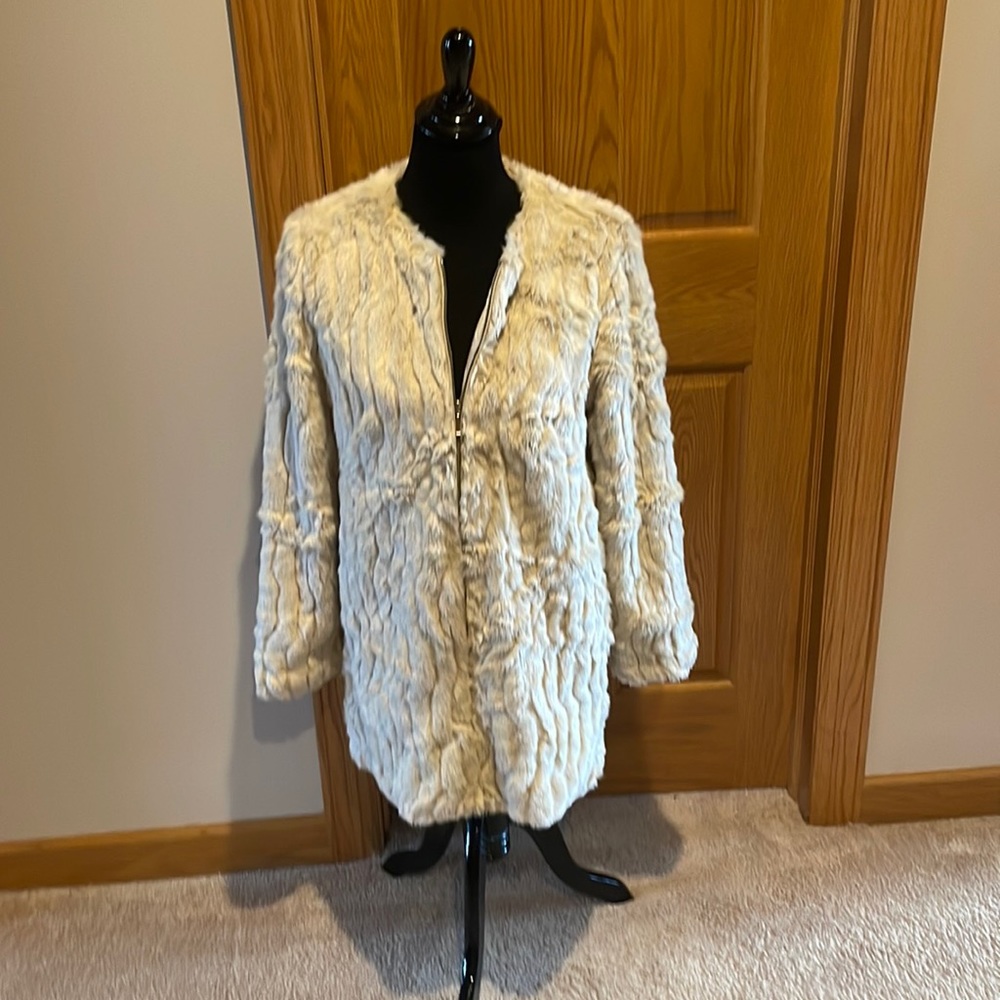 Faux Fur!  Excellent condition
